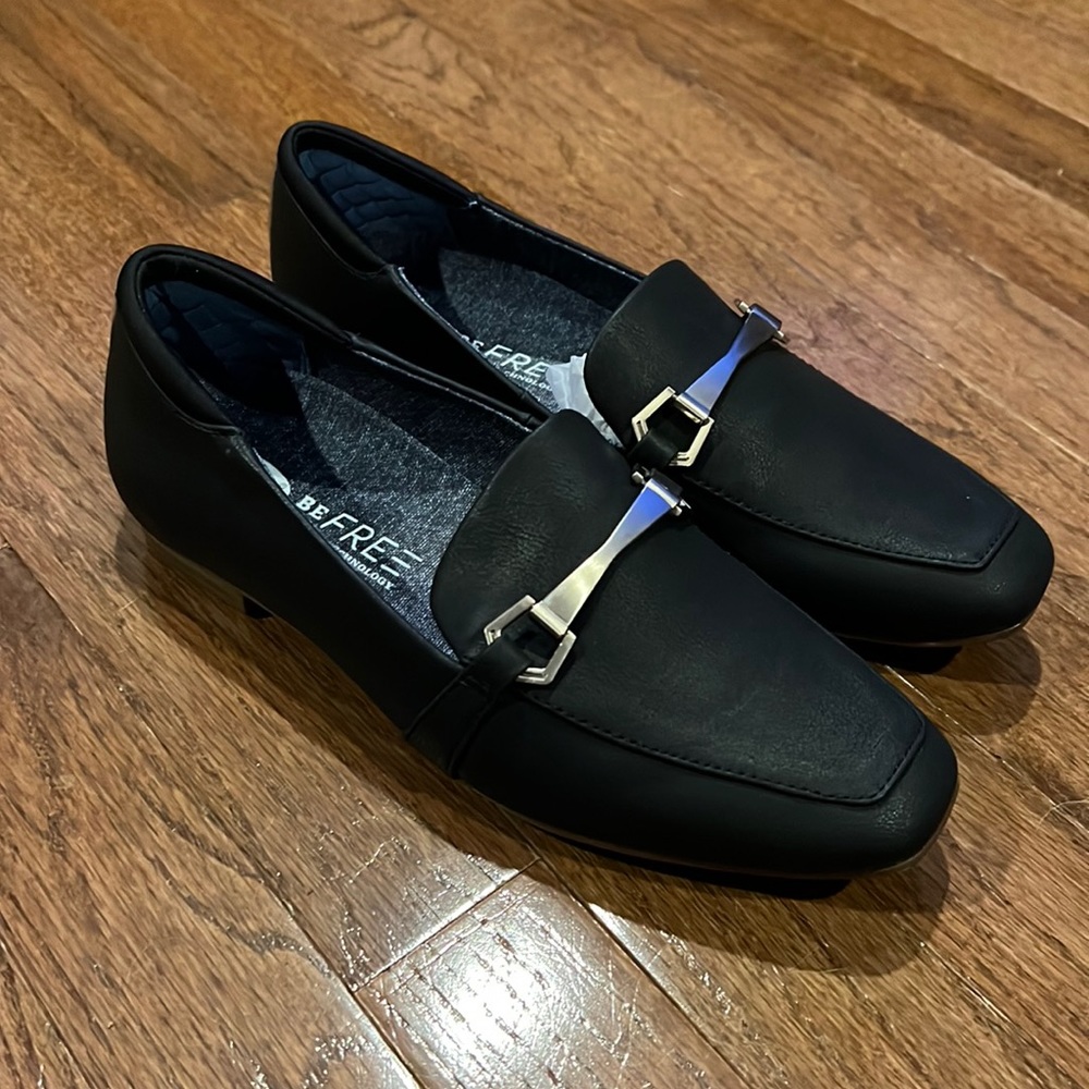 Dr. Scholl’s Maverick loafers - size 7 - New in box